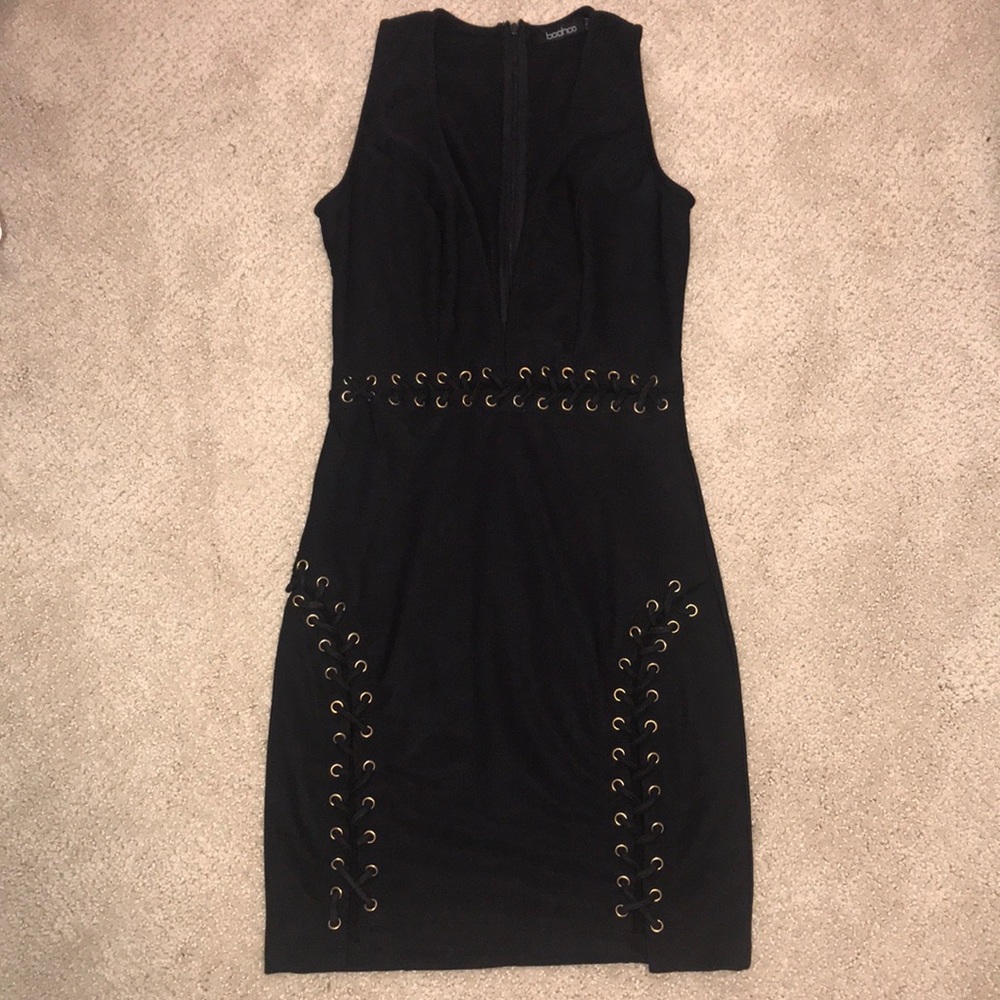 Boohoo Black deep v fitted dress